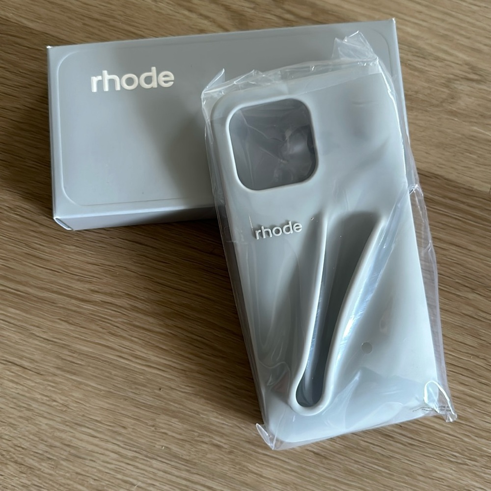 NEW - iPhone 14 Pro Max rhode skin Lip Case